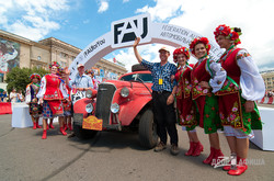 Участники авторалли «Пекин — Париж 2013» прибыли в Харьков