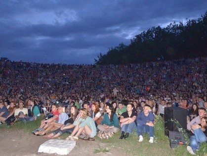 «Кино под открытым небом» заберется под крышу
