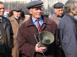 Рабочие завода Шевченко собрались отбивать кому-нибудь руки