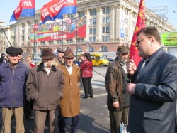 Рабочие завода Шевченко собрались отбивать кому-нибудь руки