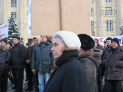 По площади Свободы прогулялось чучело жадного рыболова с дубинкой