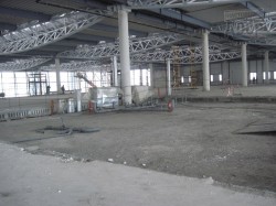 Виктор Янукович на экскурсии в харьковском аэропорту