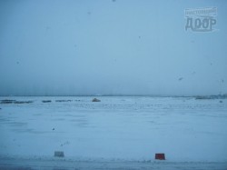 Виктор Янукович на экскурсии в харьковском аэропорту