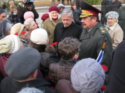 Виктор Янукович посетил завод имени Малышева