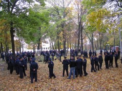Милиция vs националисты в Молодежном парке Харькова