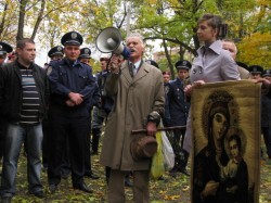 Милиция vs националисты в Молодежном парке Харькова