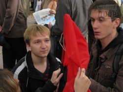 Милиция vs националисты в Молодежном парке Харькова