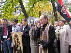 Милиция vs националисты в Молодежном парке Харькова
