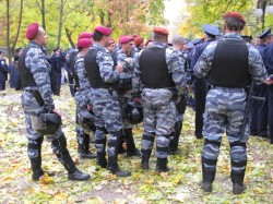 Милиция vs националисты в Молодежном парке Харькова
