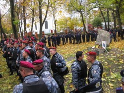 Милиция vs националисты в Молодежном парке Харькова