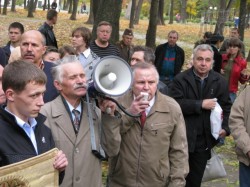 Милиция vs националисты в Молодежном парке Харькова