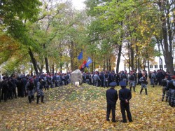 Милиция vs националисты в Молодежном парке Харькова