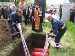 Перезахоронение останков воинов времен Великой Отечественной войны в Старом Мерчике
