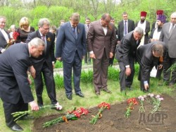 Перезахоронение останков воинов времен Великой Отечественной войны в Старом Мерчике