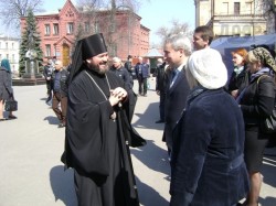 Как Онуфрий освятил десять тысяч пасхальных куличей