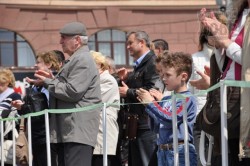 Харьков встретил Пасху цветочными яйцами и церковным хором
