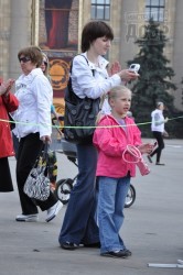 Харьков встретил Пасху цветочными яйцами и церковным хором
