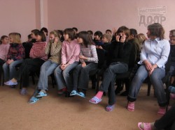 Обделенных вниманием малышей поздравили со Святым Николаем