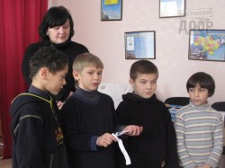 Обделенных вниманием малышей поздравили со Святым Николаем