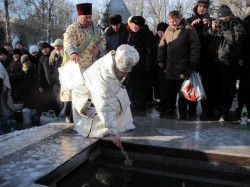 Как Михаил Добкин прыгнул в ледяную воду и чем потом грелся