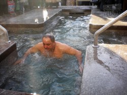 Как Михаил Добкин прыгнул в ледяную воду и чем потом грелся