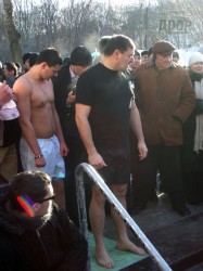 Как Михаил Добкин прыгнул в ледяную воду и чем потом грелся