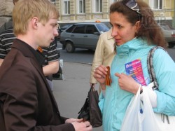Ажиотаж вокруг Георгиевских ленточек нарастает