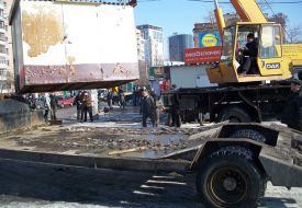В Харькове началась весенняя уборка незаконных построек