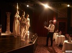 Фильм о человеке, открывшем в Великобритании первые стрип-клубы, выходит в украинский прокат