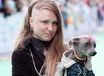 Линда и Гай Германика начинают работу над клипом. Первый шаг – сбор средств