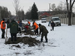 Китанин и Андреев поработали лопатами на Полтавском шляхе