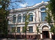 Иван Лучковский передал живописные полотна в Харьковский художественный музей