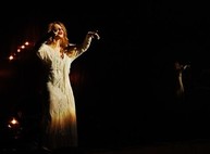 Тина Кароль спела для харьковчан с любовью