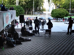 По субботам перед зданием ХНАТОБа будут проходить концерты под открытым небом