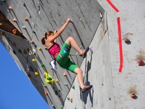 В Харькове прошли соревнования по скалолазанию