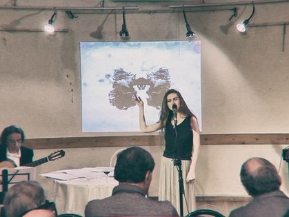 Поэзия как театр: Анастасия Милевская презентовала сборник стихов