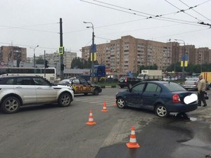 На Одесской столкнулись две иномарки (ФОТО, ВИДЕО)