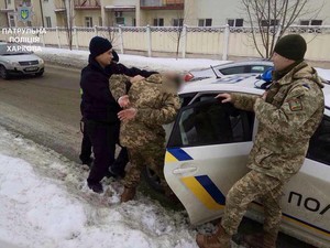 В Харькове на центральном автовокзале задержали дезертира (ФОТО)