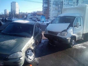 Два ДТП на Салтовке: «Газель» - «Лада» и «Volkswagen Golf» - «Volkswagen Transporter» (ФОТО)
