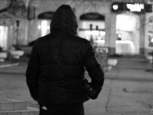 Полиция раскрыла дело об ограблении прохожего на более чем 4600$