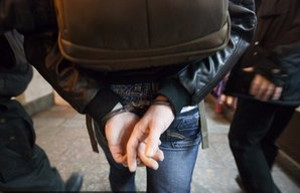 Грабитель избил девушку на улице Харькова