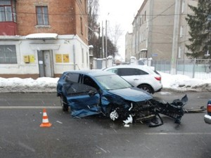 Массовое ДТП в Харькове: на Шевченко столкнулись четыре иномарки (ФОТО)
