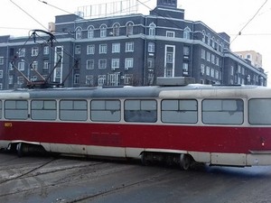 Красивый трамвайный дрифт возле Конного рынка (ФОТО)