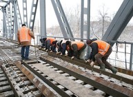 Под Харьковом оперативно отремонтировали мост через Лопань (ФОТО)