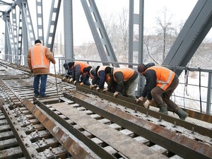 Под Харьковом оперативно отремонтировали мост через Лопань (ФОТО)
