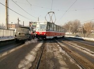 Трамвайный дрифт и ДТП на Балашовском мосту (ФОТО)
