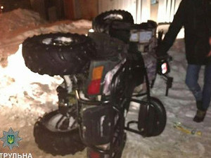 ДТП в Харькове: пьяные парни перевернулись на квадроцикле без номерных знаков (ФОТО)