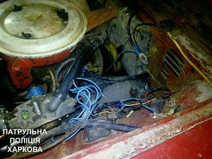 На Салтовке патрульные задержали вора автомобильного аккумулятора (ФОТО)