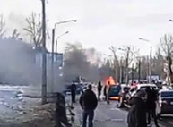 На улице Харькова загорелся стоящий в «пробке» автомобиль (ВИДЕО)