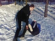 Под Харьковом на улице подрались незнакомые люди: пострадавшего госпитализировали со сломанными ребрами